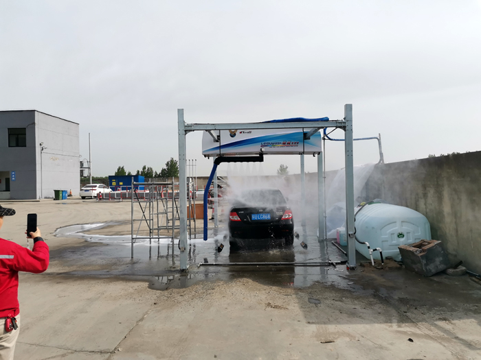 The installation of S90 car washing machine was completed at Taihao refueling station in Weinan, Shaanxi