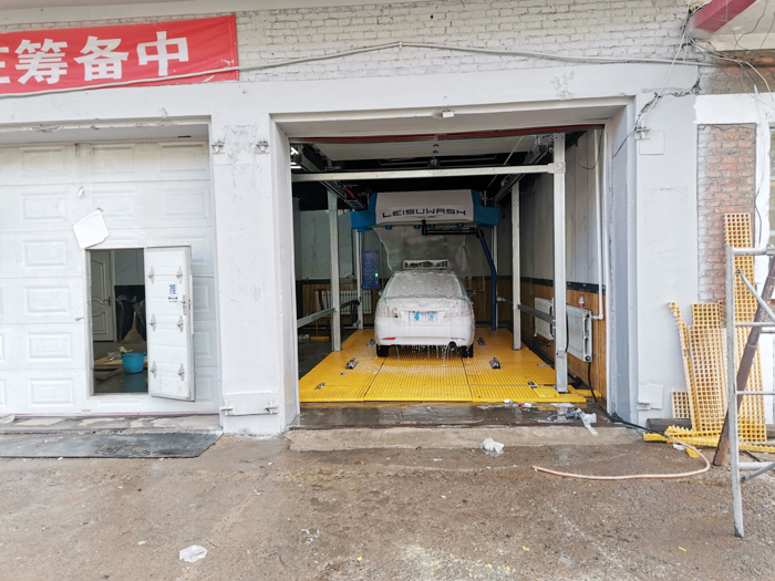 Leibao 360 mini car washing machine was installed at Jiujiu Car Wash Service Center in Yakeshi City, Hulunbuir